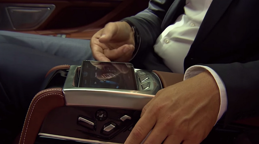 The all new 2016 BMW 7 Series--touchpad