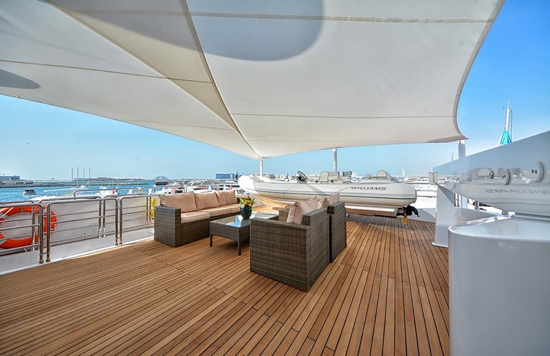 The epitome of truly royal cruising - Gulf Craft Majesty 35 luxury yacht-ext