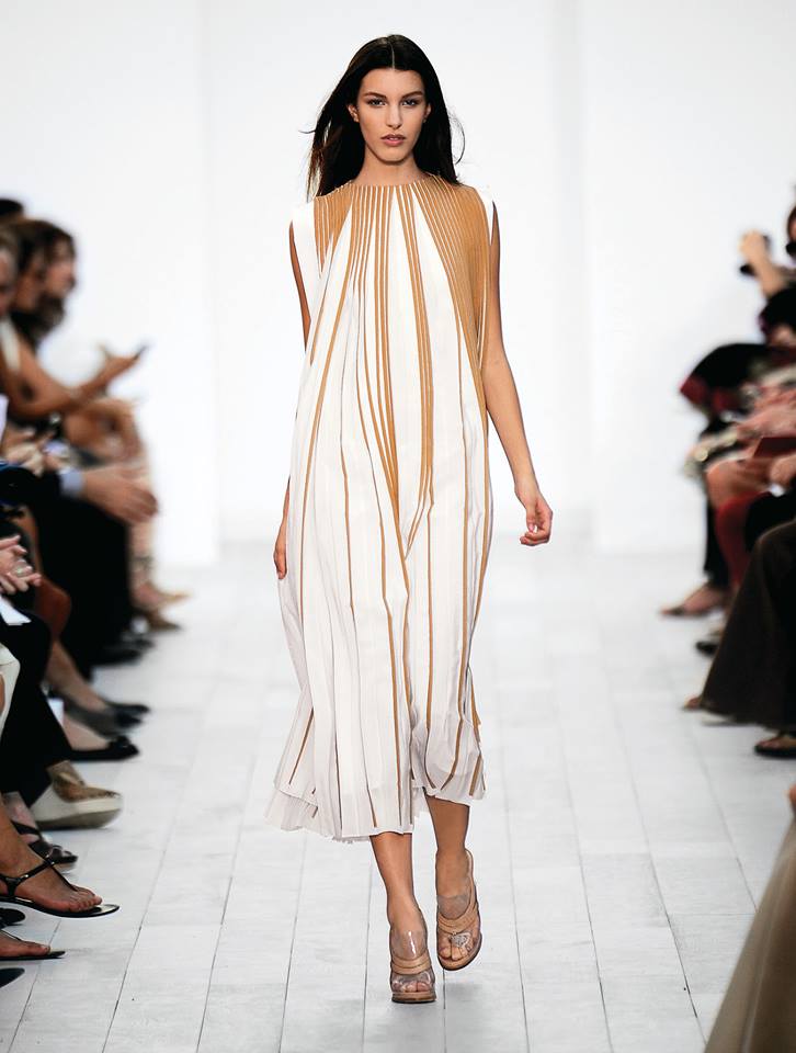 The opening look of the Chloé Spring-Summer 2012 runway