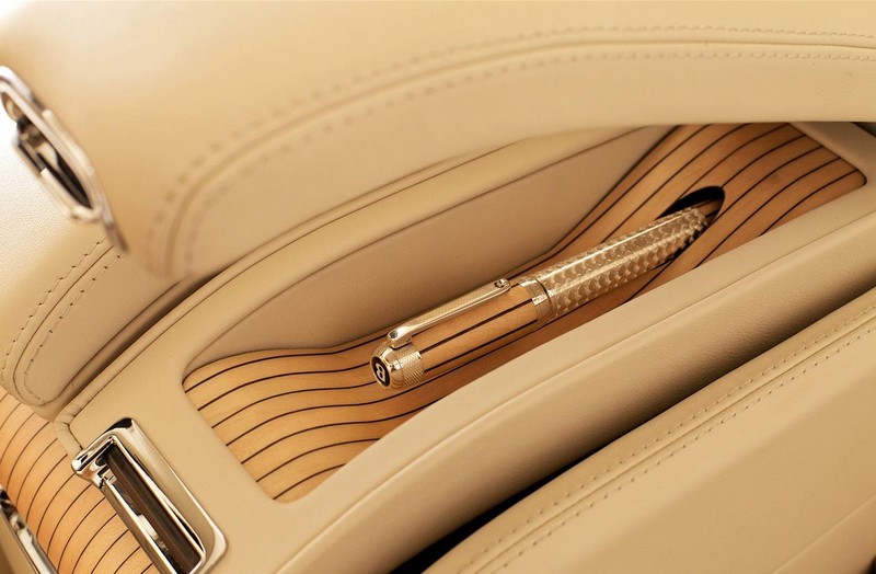 tibaldi-fountain-pen-in-the-armrest-of-the-new-2012-bentley-mulsanne