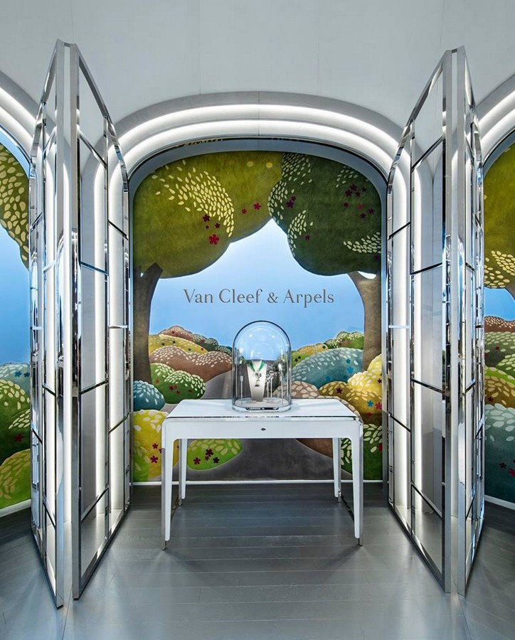 Van Cleef & Arpels display at Watches & Wonders 2015, Hong Kong expo-