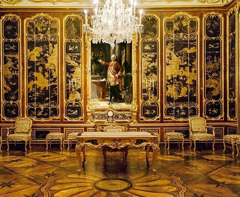 Vieux-Laque Room in Schönbrunn Palace