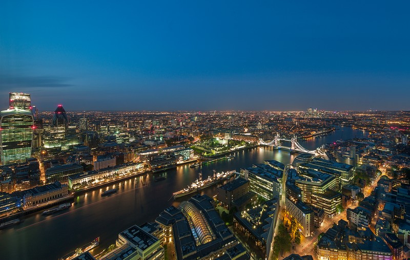 view-from-the-gong-shangri-la-the-shard-london-uk