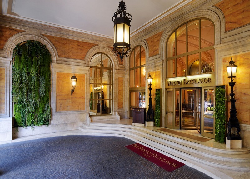 Westin Excelsior hotel Rome-the entrance