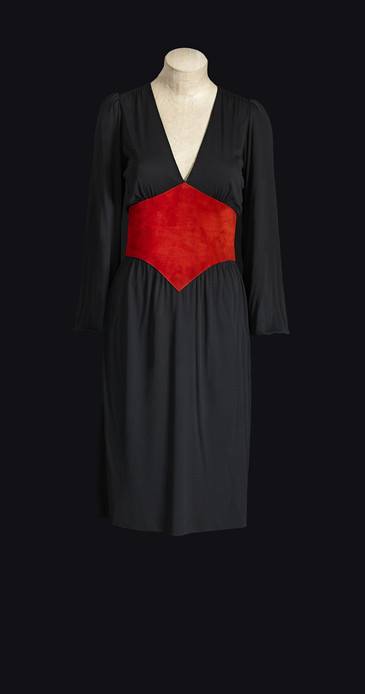 YSL 1971 - robe du soir courte ceinture de daim rouge, haute couture 1971