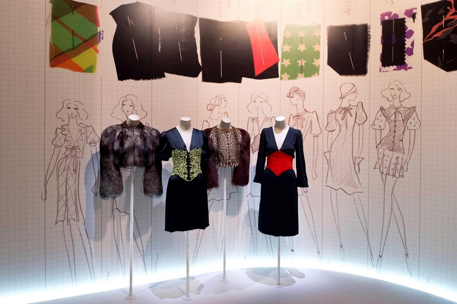 Yves Saint Laurent 1971 la collection du scandale  - exhibition