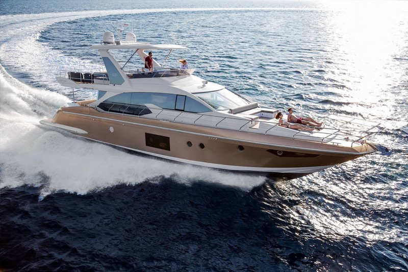 azimut 66-dusseldorf premiere