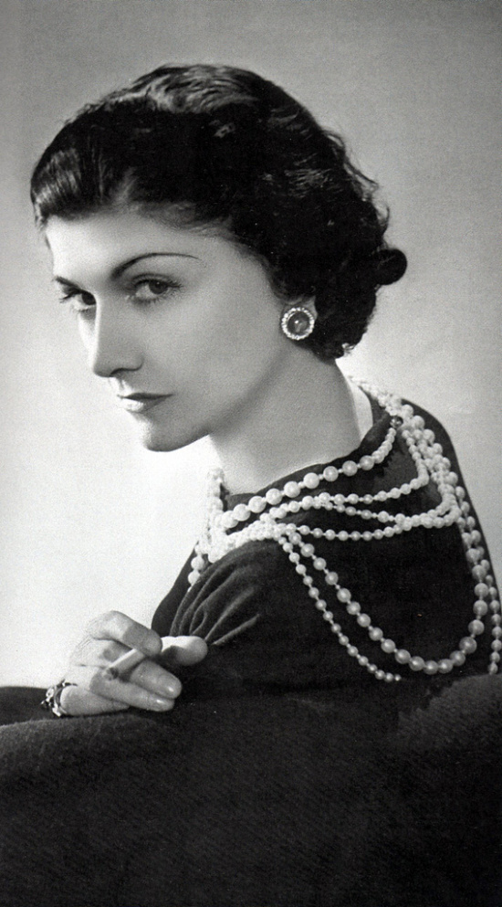 -coco-chanel and pearls