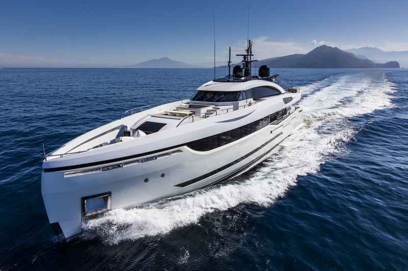 columbus-40-hybrid-My Divine. The Colombus' green approach to yacht building-