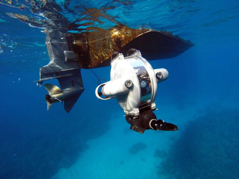 deep tracker underwater drone