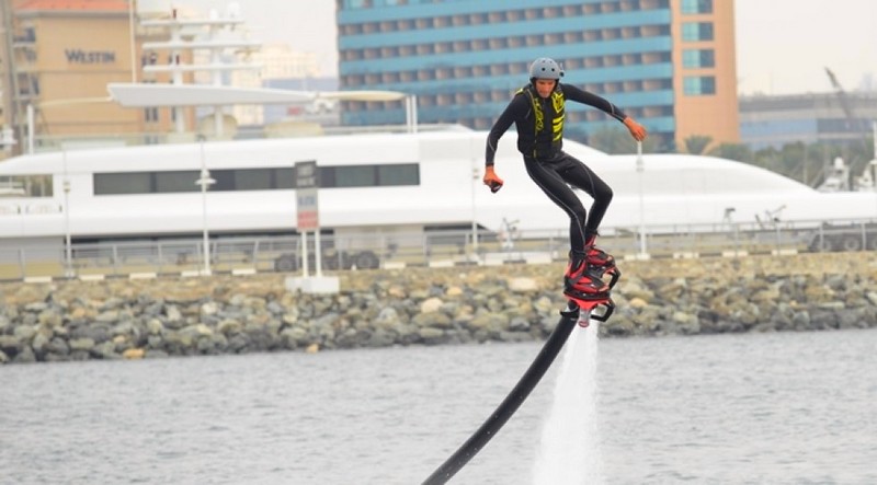dubai international boat show stunts