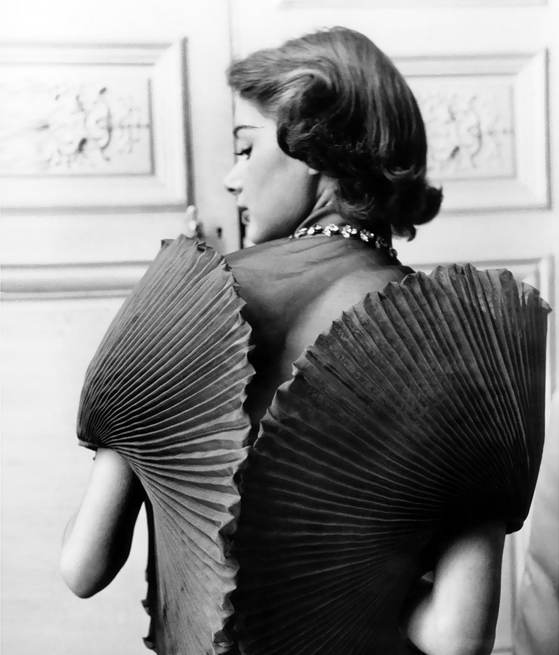 elsa-schiaparelli-iconic-dresses