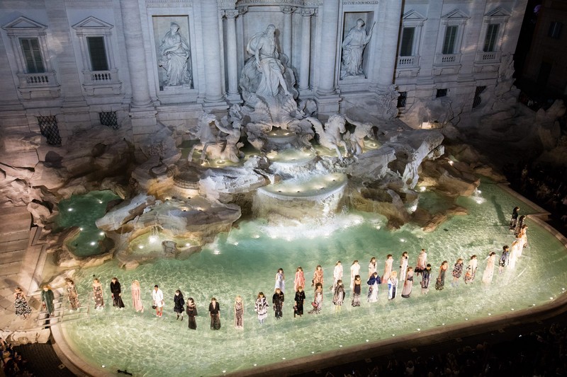 fendi 90 years anniversary show in Rome Fontana di Trevi-