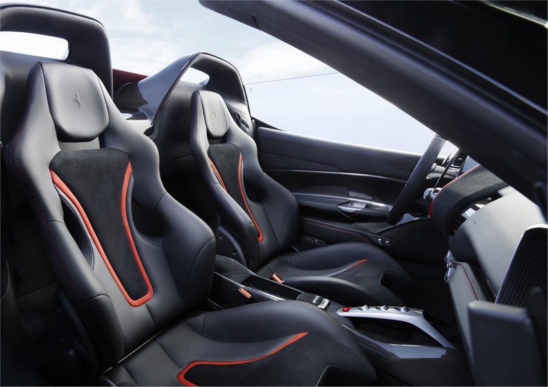 ferrari_j50-interior