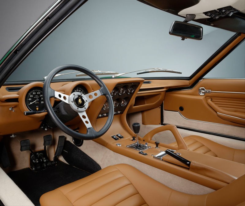 lamborghini miura- interior