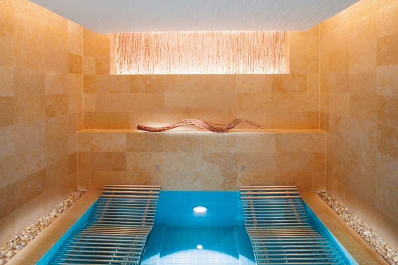 mandarin oriental hong kongspa vitality pool