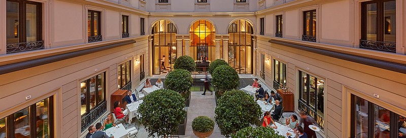 mandarin oriental hotel- interior courtyard