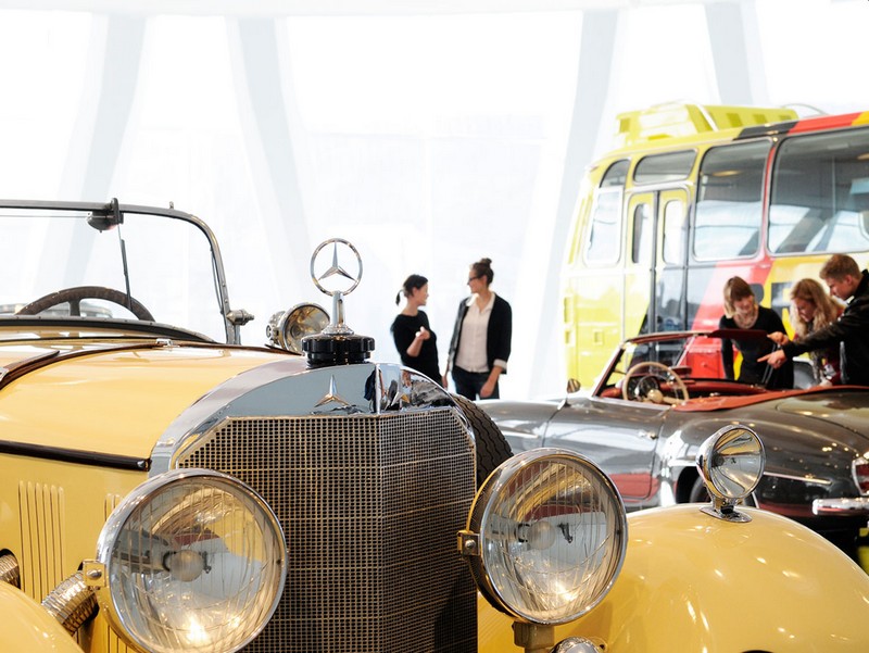 mercedes benz museum guided tours