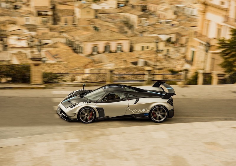 pagani huyara BC 2016 moving