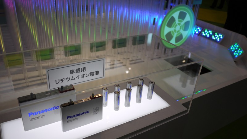 panasonic-zero-eco-house-and-hydrogen-fuel-cell-at-eco-products-2015--0001