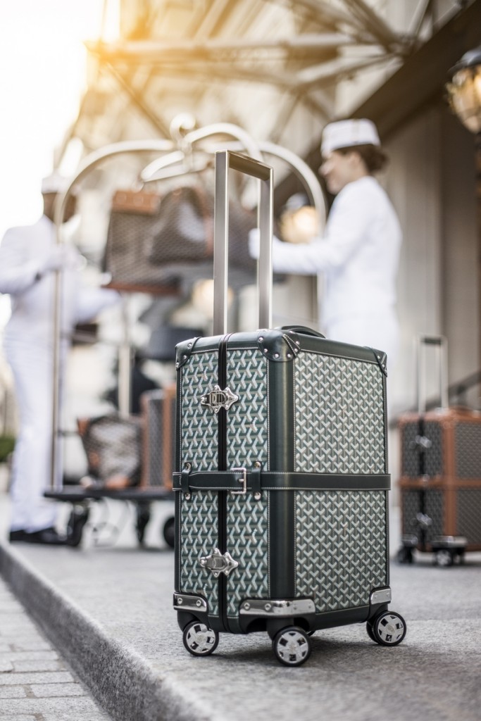 luggage trolley goyard travel