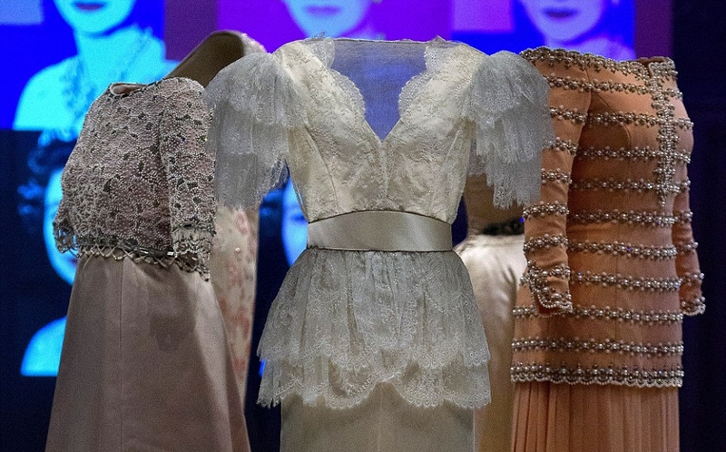 princess diana queen margaret dresses exhibition 2016