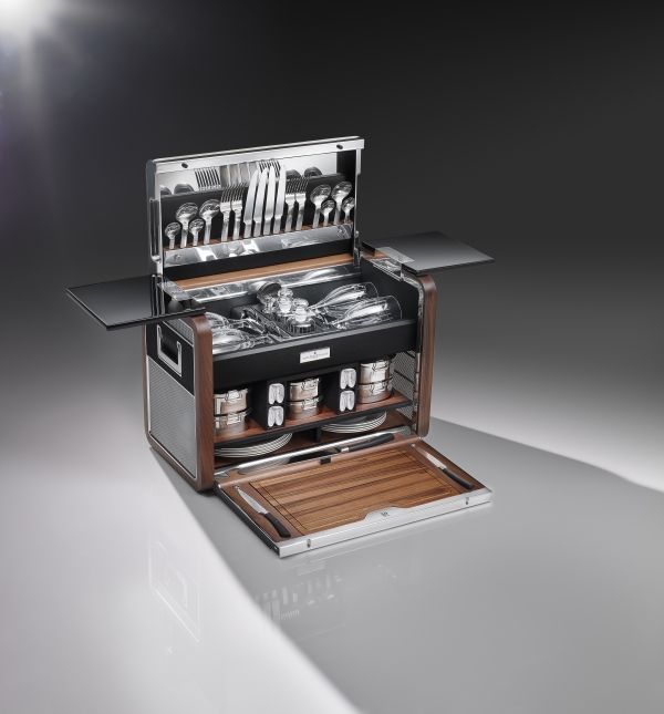 rolls-royce-The Picnic Hamper for the Phantom Zenith Collection