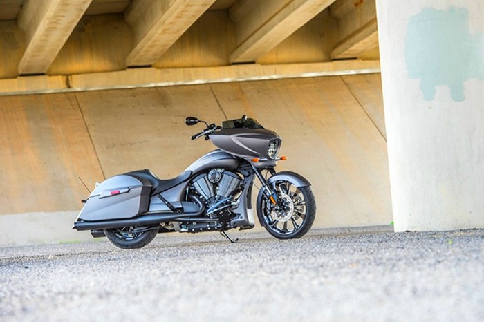 victory motorcycles - Magnum X-1 Stealth Edition - lateral