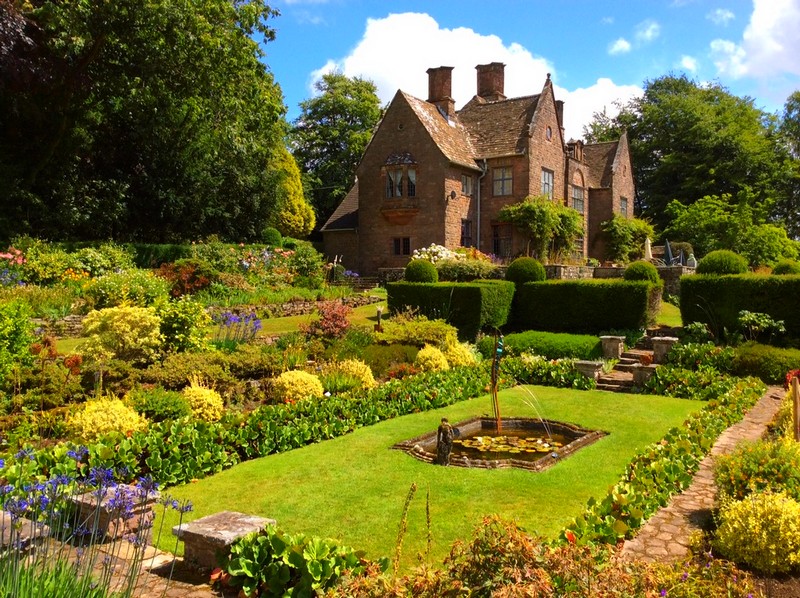 wyndcliffecourt garden-