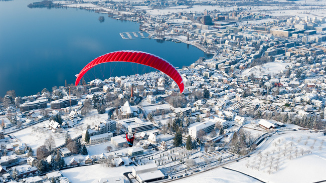 Flug ueber Stadt Zug