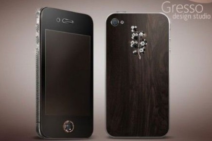 Diamonds go for sure: Gresso iPhone 4 Black Diamond Lady Version