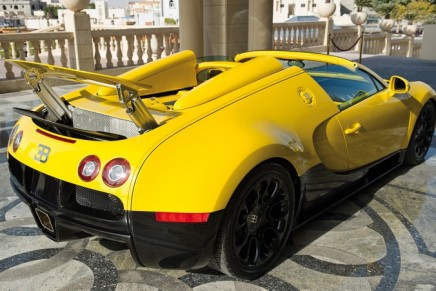 The world’s fastest convertible at Qatar Motor Show 2012