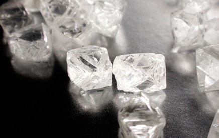 De Beers profits from diamond boom