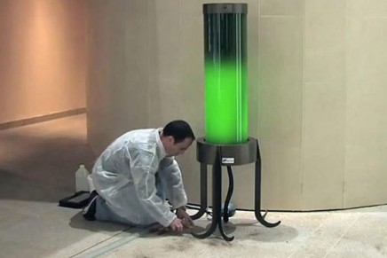 Self-powered microalgae lamp to keep CO2 emissions in check