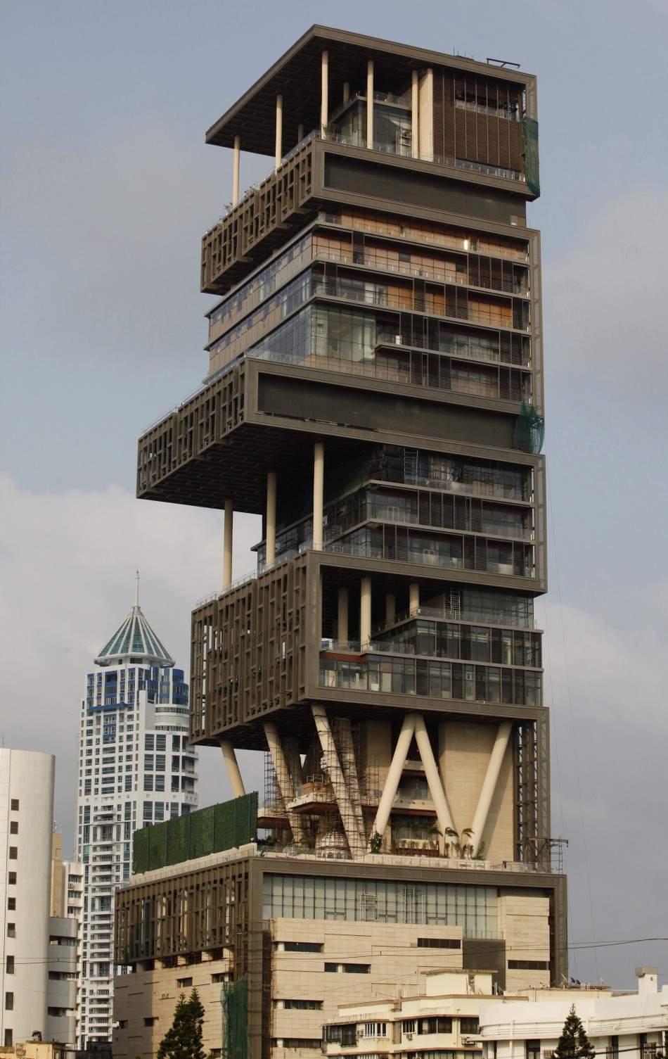 Antilia World S Most Expensive House 2luxury2 Com antilia world s most expensive house