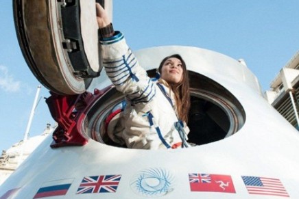 Space tourism: to the Moon and back as early as in 2015