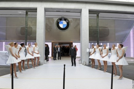 BMW’ Paris flagship store to target tourists as well as car buyers