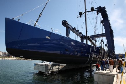 World’s largest sloop in carbon fiber