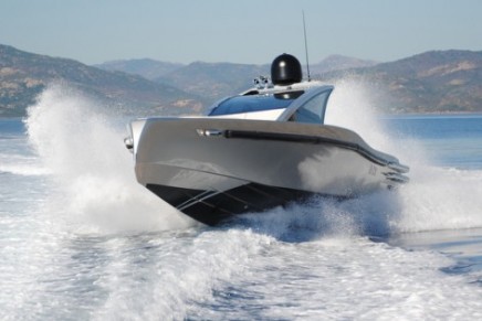 The new  futuristic Maori 52″ yacht tender by Maori Yachts