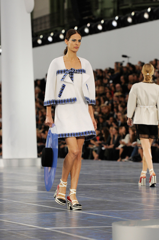 chanel-spring-summer-2013-ready-to-wear-07 