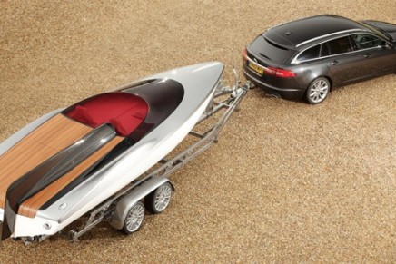 Jaguar Concept Speedboat. Speed and beauty only in theory