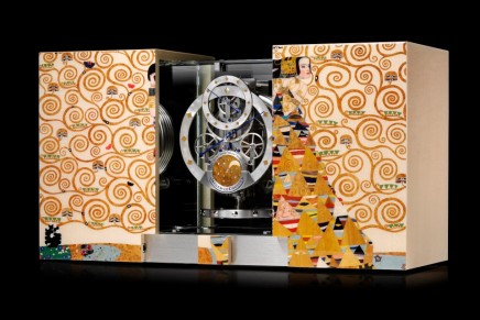 A glimpse into eternity with Atmos Marqueterie Tribute to Gustav Klimt