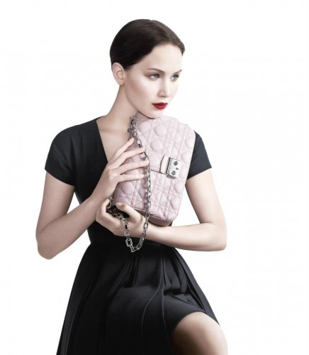 Jennifer Lawrence - the new muse of the Miss Dior handbag - 2LUXURY2.COM