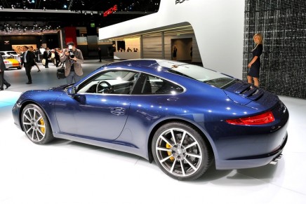 Porsche 911 Carrera S named Robb Report car of the year