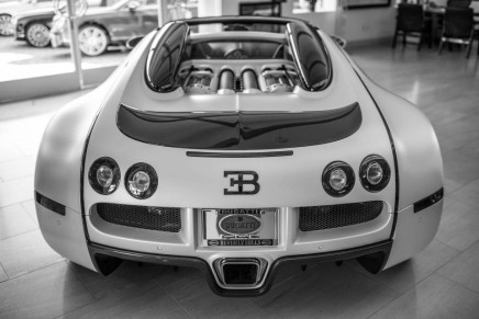 Grand Sport Blanc Noir by Bugatti