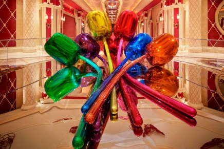 Jeff Koons’ $33,682,500 Tulips unveiled at Wynn Las Vegas
