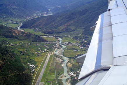 World’s most scenic airplane landings