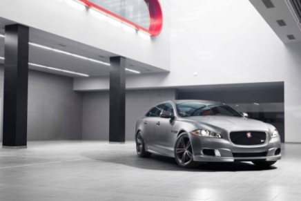 Jaguar XJR with 550HP becomes dynamic flagship sedan of Jaguar lineup