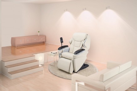 State-of-the-art luxury thermal massage chair