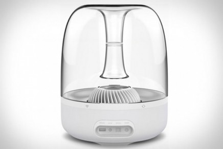 A beautiful sound goes wireless – Harman Kardon Aura Speaker